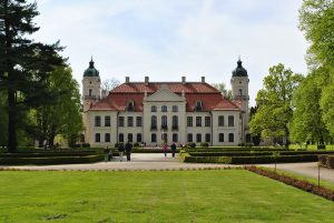 Muzeum Kozłówka – godziny otwarcia. Piękna historyczna dusza Pałacu Zamoyskich, w pełnej jego krasie, okazałości na tle historycznym.